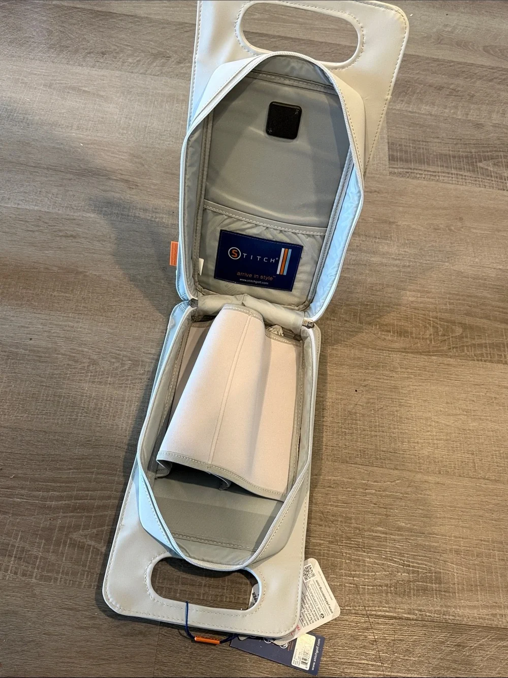 STITCH Golf Wine Tote - Gray - NWT (New With Tags)